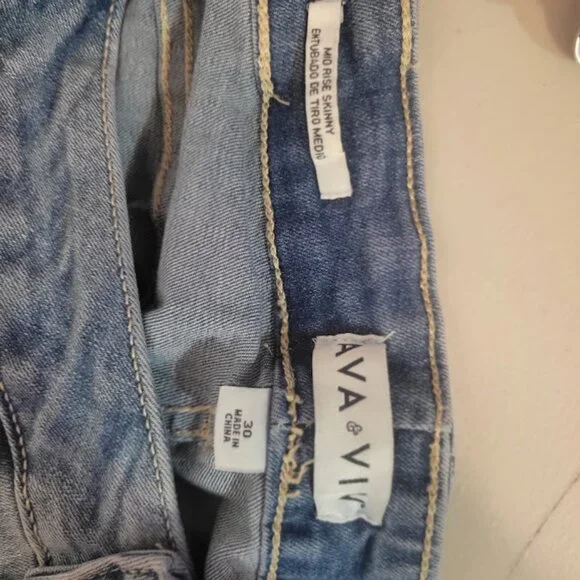 Ava & Viv size 30 plus mid-rise skinny jeans Host Pick - Picture 3 of 4